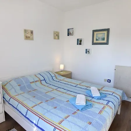 Apartment Fuer 4 Personen Nahe Dem Zentrum Von Umag