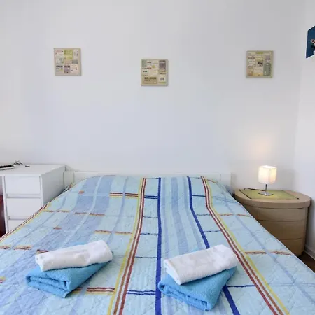 Fuer 4 Personen Nahe Dem Zentrum Von Umag